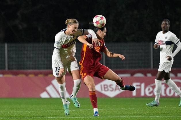 UEFA Champions League Women football match - Roma vs Paris Saint-Germain Constance Picaud of Paris Saint-Germain Evelyne Viens (AS Roma) during the UEFA WomenÃ¢& x80;& x99;s Champions League 2023 24 group stage group C match between AS Roma vs Paris Saint Germain FC at the Tre Fontane stadium Rome on 20 December 2023. Rome Italy  Copyright: xIPAxSport ABACAx