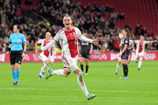 AMSTERDAM - Romee Leuchter of Ajax celebrates the 1-0 during the UEFA Women s Champions League Group C match between Ajax Amsterdam and FC Bayern Munchen at the Johan Cruijff ArenA on December 20, 2023 in Amsterdam, Netherlands. ANP UEFA Women s Champions League 2023 24 2023 2024 xVIxANPxSportx xxANPxIVx 486787376 originalFilename: 486787376.jpg