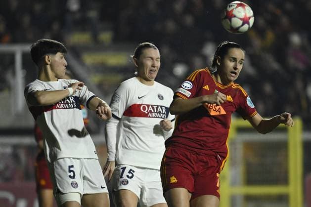Evelyne Viens of A.S. Roma Women during the day 4 Group C of the UEFA Women s Champions League between A.S. Roma vs Paris Saint-Germain, 20 December 2023 at the Stadio Tre Fontane in Rome, Italy.  Copyright: xDomenicoxCippitelli IPAxSportx x xx IPA_42339075 IPA_Agency_IPA42339075