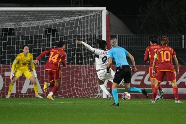 Marie-Antoinette Katoto of Paris Saint-Germain goal 0-2 during the UEFA WomenÃ¢& x80;& x99;s Champions League 2023 24 group stage group C match between AS Roma vs Paris Saint Germain FC at the Tre Fontane stadium Rome on 20 December 2023.  Copyright: xFabrizioxCorradetti IPAxSportx x xx IPA_42339434 IPA_Agency_IPA42339434