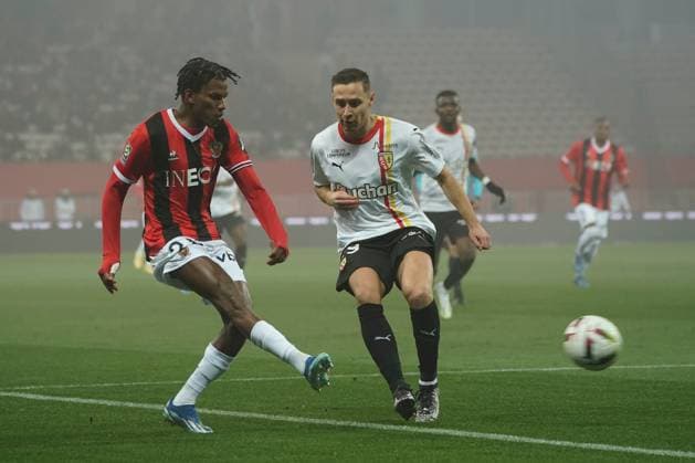 Hicham Boudaoui (OGC Nice) - Przemyslaw Frankowski (RC Lens) FOOTBALL : OGC Nice vs RC Lens - Ligue 1 Uber Eats - Nice - 20 12 2023 NorbertScanella Panoramic 