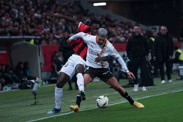 Facundo Medina (RC Lens) - Evann Guesssand (OGC Nice) FOOTBALL : OGC Nice vs RC Lens - Ligue 1 Uber Eats - Nice - 20 12 2023 NorbertScanella Panoramic 