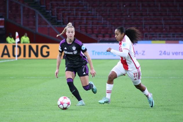 20.12.2023, xgrfx, Fussball UEFA Womens Champions League , Ajax Amsterdam - FC Bayern München emspor, v.l. Giulia Gwinn (FC Bayern München) (DFL DFB REGULATIONS PROHIBIT ANY USE OF PHOTOGRAPHS as IMAGE SEQUENCES and or QUASI-VIDEO) Amsterdam