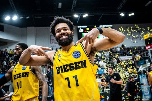 Bilder des Jahres 2023, Sport 12 Dezember Sport Themen der Woche KW51 Sport Bilder des Tages Silas Melson (MHP Riesen Ludwigsburg, 11), GER, MHP Riesen Ludwigsburg vs. AEK betsson Athen, Basketball, Champions League, Hauptrunde, Gruppe D, Spielzeit 2023 2024, 20.12.2023, 20.12.2023, GER, MHP Riesen Ludwigsburg vs. AEK betsson Athen, Basketball, Champions League, Hauptrunde, Gruppe D, Spielzeit 2023 2024, 20.12.2023, 20.12.2023 Ludwigsburg *** Silas Melson MHP Riesen Ludwigsburg, 11 , GER, MHP Riesen Ludwigsburg vs AEK betsson Athens, Basketball, Champions League, Main Round, Group D, Season 2023 2024, 20 12 2023, 20 12 2023, GER, MHP Riesen Ludwigsburg vs AEK betsson Athens, Basketball, Champions League, Main Round, Group D, Season 2023 2024, 20 12 2023, 20 12 2023 Ludwigsburg Copyright: xEibner-Pressefotox EP_SWA