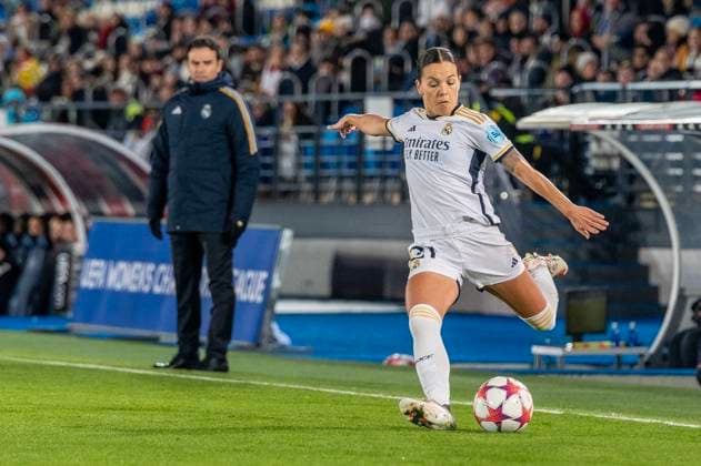 December 20, 2023, Madrid, Madrid, Spain: LigaF Women s Champions Soccer Match - Real Madrid 0 - Paris FC 1 (12 20 2023)..Center from the right wing by the Real Madrid player, 21 ZORNOZA Madrid Spain - ZUMAc312 20231220_zsp_c312_007 Copyright: xOscarxManuelxSanchezx