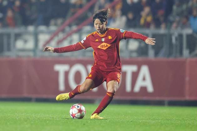 UEFA women™s Champions League Group C AS Roma vs Paris Saint-Germain Football Club Saki Kumagai of Roma controls the ball during UEFA women™s Champions League Group C match between AS Roma vs Paris Saint-Germain Football Club at tre fontane stadium, Rome, December 20, 2023. ABPH7813 Copyright: xAntonioxBalascox
