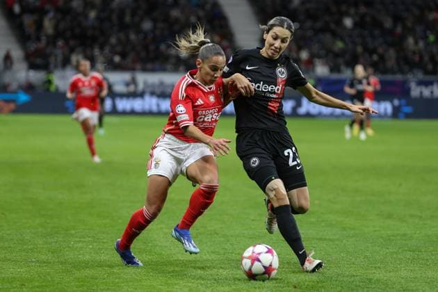 21.12.2023, xusrbx, Fussball Champions League Frauen, Eintracht Frankfurt Frauen - SL Benfica Lissabon emspor, v.l. Lucia Alves (Benfica Lissabon, 13), Sara Doorsoun Khajeh (Eintracht Frankfurt, 23), (DFL DFB REGULATIONS PROHIBIT ANY USE OF PHOTOGRAPHS as IMAGE SEQUENCES and or QUASI-VIDEO) Frankfurt am Main