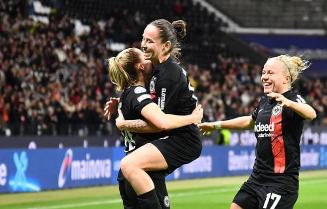 21.12.2023, xhbx, Fussball Champions League Frauen, Eintracht Frankfurt Frauen - SL Benfica Lissabon emspor, v.l. Torjubel, Goal celebration, celebrate the goal 1:0 Laura Freigang (Eintracht Frankfurt Damen), Geraldine Reuteler (Eintracht Frankfurt Damen), Pia-Sophie Wolter (Eintracht Frankfurt Damen) (DFL DFB REGULATIONS PROHIBIT ANY USE OF PHOTOGRAPHS as IMAGE SEQUENCES and or QUASI-VIDEO) Frankfurt am Main