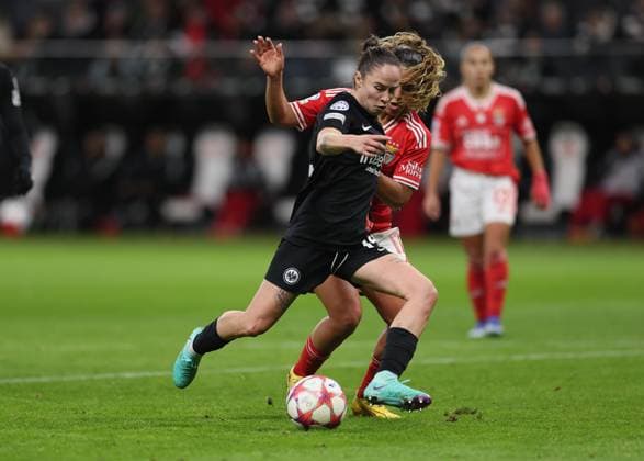 21.12.2023, Fussball Frauen UEFA Womens Champions League UWCL, Eintracht Frankfurt - SL Benfica Lissabon, emonline, emspor, v.l., Geraldine Reuteler (Eintracht Frankfurt), Andreia Norton (SL Benfica Lissabon) DFL DFB REGULATIONS PROHIBIT ANY USE OF PHOTOGRAPHS AS IMAGE SEQUENCES AND OR QUASI-VIDEO. xdcx Copyright: HMBxMedia