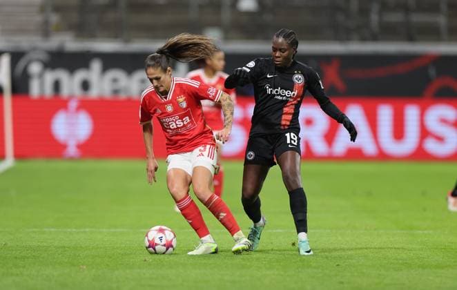 21.12.2023, Fussball Frauen UEFA Womens Champions League UWCL, Eintracht Frankfurt - SL Benfica Lissabon, emonline, emspor, v.l., Ana Seica (SL Benfica Lissabon), Nicola Anyomi (Eintracht Frankfurt) DFL DFB REGULATIONS PROHIBIT ANY USE OF PHOTOGRAPHS AS IMAGE SEQUENCES AND OR QUASI-VIDEO. xdcx Copyright: HMBxMedia