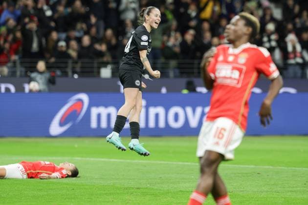 Eintracht Frankfurt - Benfica Lissabon, Frauen Champions League Geraldine Reuteler (Eintracht Frankfurt, 14) jubelt nach ihrem Tor zum 1:0. Spiel der Uefa Women s Champions League zwischen Eintracht Frankfurt und Benfica Lissabon am 21. Dezember 2023 im Deutsche Bank Park in Frankfurt am Main., Frankfurt am Main Hessen Deutschland Deutsche Bank Park