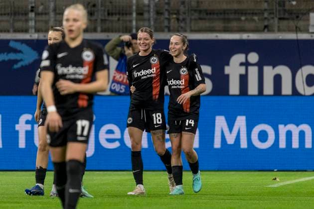 UWCL: Eintracht Frankfurt - Benfica Lissabon, Deutsche Bank Park, Frankfurt, 21.12.2023 Verena Hanshaw (Eintracht Frankfurt 18) & Geraldine Reuteler (Eintracht Frankfurt 14), Eintracht Frankfurt - Benfica Lissabon, Frankfurt, Deutsche Bank Park, 21.12.2023 Copyright: xBEAUTIFULxSPORTS Gawlikx