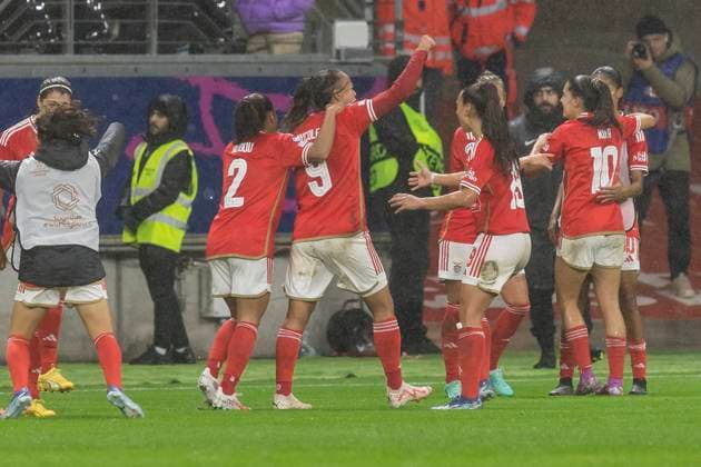 UWCL: Eintracht Frankfurt - Benfica Lissabon, Deutsche Bank Park, Frankfurt, 21.12.2023 Nycole Raysla (Benfica Lissabon 9) & Marie-Yasmine Alidou (Benfica Lissabon 2), Eintracht Frankfurt - Benfica Lissabon, Frankfurt, Deutsche Bank Park, 21.12.2023 Copyright: xBEAUTIFULxSPORTS Gawlikx
