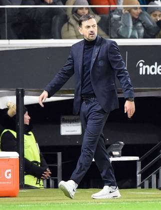 21.12.2023, xhbx, Fussball Champions League Frauen, Eintracht Frankfurt Frauen - SL Benfica Lissabon emspor, v.l. Trainer Niko Arnautis (Eintracht Frankfurt Damen) (DFL DFB REGULATIONS PROHIBIT ANY USE OF PHOTOGRAPHS as IMAGE SEQUENCES and or QUASI-VIDEO) Frankfurt am Main