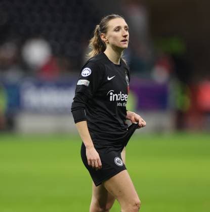 21.12.2023, Fussball Frauen UEFA Womens Champions League UWCL, Eintracht Frankfurt - SL Benfica Lissabon, emonline, emspor, v.l., Lara Prasnikar (Eintracht Frankfurt) enttaeuscht, enttaeuscht schauend, dissapointed, traurig, frustiert, frust, gefrustet DFL DFB REGULATIONS PROHIBIT ANY USE OF PHOTOGRAPHS AS IMAGE SEQUENCES AND OR QUASI-VIDEO. xdcx Copyright: HMBxMedia