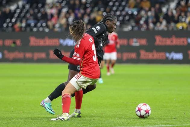 21.12.2023, xusrbx, Fussball Champions League Frauen, Eintracht Frankfurt Frauen - SL Benfica Lissabon emspor, v.l. Ana Seica (Benfica Lissabon, 3), Nicole Anyomi (Eintracht Frankfurt, 19), (DFL DFB REGULATIONS PROHIBIT ANY USE OF PHOTOGRAPHS as IMAGE SEQUENCES and or QUASI-VIDEO) Frankfurt am Main