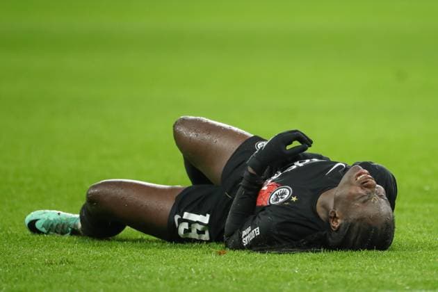 21.12.2023, xusrbx, Fussball Champions League Frauen, Eintracht Frankfurt Frauen - SL Benfica Lissabon emspor, Nicole Anyomi (Eintracht Frankfurt, 19), am Boden, verketzt, (DFL DFB REGULATIONS PROHIBIT ANY USE OF PHOTOGRAPHS as IMAGE SEQUENCES and or QUASI-VIDEO) Frankfurt am Main