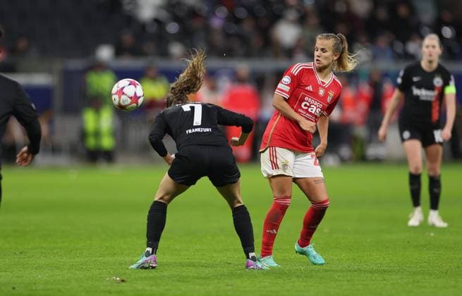 21.12.2023, Fussball Frauen UEFA Womens Champions League UWCL, Eintracht Frankfurt - SL Benfica Lissabon, emonline, emspor, v.l., Lara Prasnikar (Eintracht Frankfurt), Anna Gasper (SL Benfica Lissabon) DFL DFB REGULATIONS PROHIBIT ANY USE OF PHOTOGRAPHS AS IMAGE SEQUENCES AND OR QUASI-VIDEO. xdcx Copyright: HMBxMedia