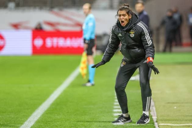UWCL - Eintracht Frankfurt - Benfica Lissabon am 21.12.2023 im Deutsche Bank Park in Frankfurt Trainerin Filipa Patao (Benfica Lissabon)