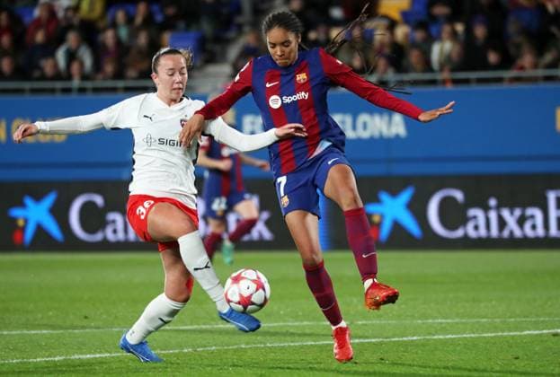 FC Barcelona, Barca v FC Rosengard: Group A - UEFA Women s Champions League 2023 24 Salma Paralluelo and Athinna Persson Lundgren are playing in the match between FC Barcelona and FC Rosengard for week 4 of the UEFA Women s Champions League at the Johan Cruyff Stadium in Barcelona, Spain, on December 21, 2023. Barcelona Spain  Copyright: xUrbanandsportx originalFilename:urbanandsport-fcbarcel231221_npyVp.jpg