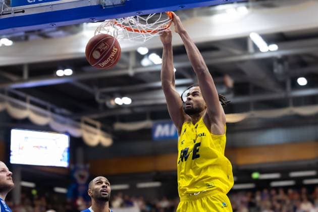 Norris Agbakoko (Oldenburg, 17), Syntainics MBC - EWE Baskets Oldenburg, Bundesliga, Maenner, 12. Spieltag, Saison 2023 24, 23.12.2023, Weissenfels Stadthalle Sachsen-Anhalt Deutschland