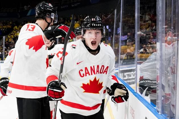 231226 Owen Allard of Canada celebrates the 0-2 goal during the 2024 IIHF World Junior Championship game between Finland and Canada on December 26, 2023 in Gothenburg. Photo: Carl Sandin BILDBYRAN kod CS CS0473 ishockey Ice hockey, Eishockey jvm junior-vm u20 2024 iihf world junior championship world juniors finland canada kanada 1 bbeng bbauto jubel Copyright: CARLxSANDIN BB231226CS054