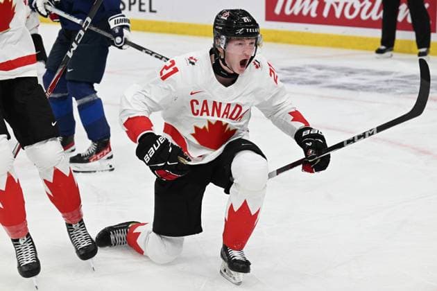 Gothenburg, Sweden 20231226 Canada s Owen Allard scores 2-0 during the IIHF World Junior Championship group A Ice hockey, Eishockey match between Finland and Canada at Scandinavium in Gothenburg, Sweden December 26, 2023. Gothenburg Sweden x9200x