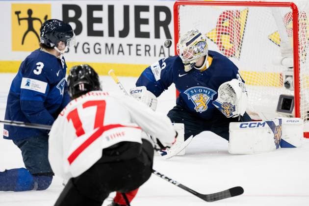 231226 Goalkeeper Niklas Kokko of Finland during the 2024 IIHF World Junior Championship game between Finland and Canada on December 26, 2023 in Gothenburg. Photo: Carl Sandin BILDBYRAN kod CS CS0473 ishockey Ice hockey, Eishockey jvm junior-vm u20 2024 iihf world junior championship world juniors finland canada kanada 1 bbeng bbauto Copyright: CARLxSANDIN BB231226CS061