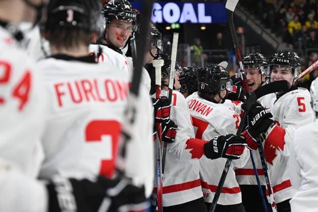 Gothenburg, Sweden 20231226 Celebrations after Canada s Macklin Celebrini scores 1-3 during the IIHF World Junior Championship group A Ice hockey, Eishockey match between Finland and Canada at Scandinavium in Gothenburg, Sweden December 26, 2023. Gothenburg Sweden x9200x