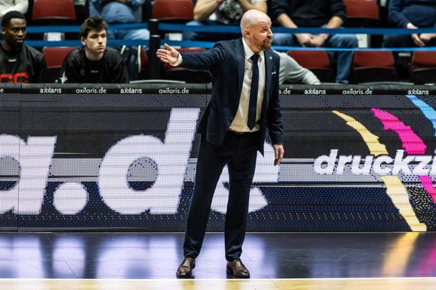 26.12.2023, easyCredit Basketball Bundesliga, BBL, Saison 2023 2024, Herren, Niners Chemnitz - HAKRO Merlins Crailsheim, Copyright. Alexander Trienitz. Jussi Laakso (Head Coach), HAKRO Merlins Crailsheim