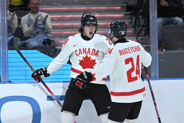 GOTHENBURG, SWEDEN 20231227 Canada s 28 Conor Geekie cheers after scoring 0-1 with team mate Canada s Denton Metychuk during the IIHF World Junior Championship group A Ice hockey, Eishockey match between Latvia and Canada at Scandinavium in Gothenburg, Sweden December 27, 2023. GOTHENBURG SWEDEN x9200x