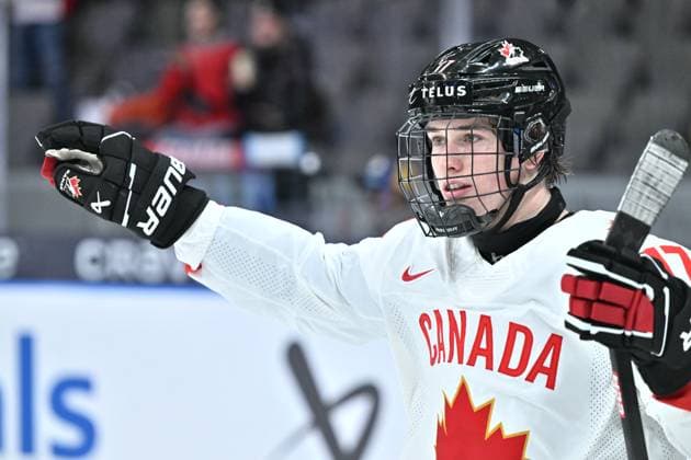 GOTHENBURG, SWEDEN 20231227 Canada s Macklin Celebrini scores 0-5 during the IIHF World Junior Championship group A Ice hockey, Eishockey match between Latvia and Canada at Scandinavium in Gothenburg, Sweden December 27, 2023. GOTHENBURG SWEDEN x9200x