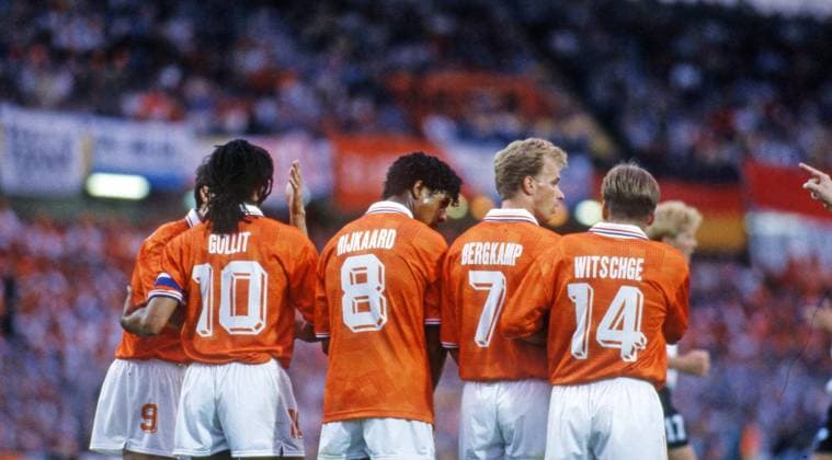 18.06.92 Niederlande - Deutschland Schweden, Göteborg, 17.06.1992, Fussball, EM 1992 in Schweden, Niederlande - Deutschland (3:1): v.l. Marco van Basten, Ruud Gullit, Frank Rijkaard, Dennis Bergkamp, Rob Witschge (alle Niederlande). *** 18 06 92 Netherlands Germany Sweden, Gothenburg, 17 06 1992, Football, European Championship 1992 in Sweden, Netherlands Germany 3 1 f l Marco van Basten, Ruud Gullit, Frank Rijkaard, Dennis Bergkamp, Rob Witschge all Netherlands