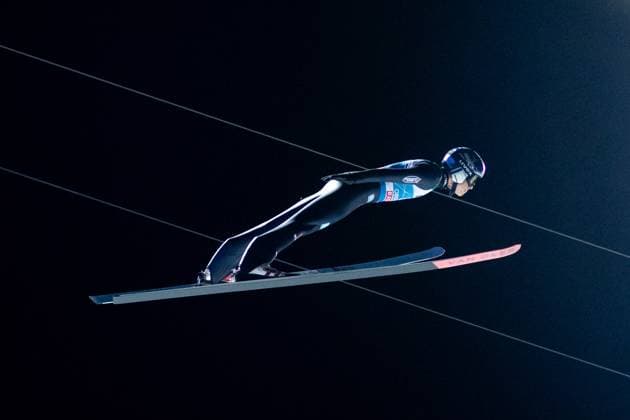 Sport Themen der Woche KW52 Sport Bilder des Tages Andreas Wellinger (Deutschland, SC Ruhpolding), GER, Auftaktspringen Vierschanzentournee, FIS Viessmsann Skisprung Weltcup Oberstdorf, Qualifikation, 28.12.2023 GER, Auftaktspringen Vierschanzentournee, FIS Viessmsann Skisprung Weltcup Oberstdorf, Qualifikation, 28.12.2023 Oberstdorf *** Andreas Wellinger Germany, SC Ruhpolding , GER, Opening competition Four Hills Tournament, FIS Viessmann Ski Jumping World Cup Oberstdorf, Qualification, 28 12 2023 GER, Opening competition Four Hills Tournament, FIS Viessmann Ski Jumping World Cup Oberstdorf, Qualification, 28 12 2023 Oberstdorf Copyright: xEibner-Pressefoto Memmlerx EP_MMR