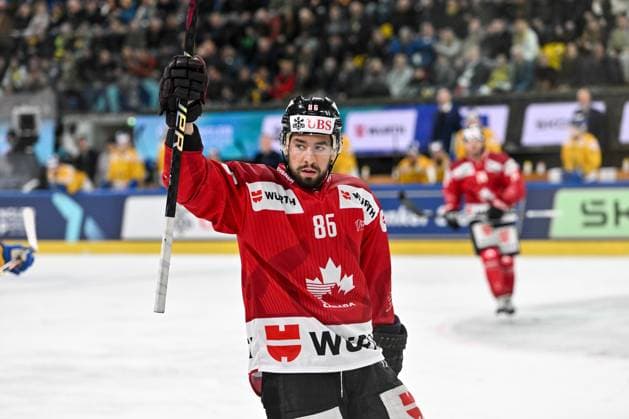 28.12.2023, Davos, Eisstadion Davos, Spengler Cup: Team Canada - HC Davos, 86 Josh Jooris (Team Canada) celebrate his 1:0 goal Davos Eisstadion Davos Graubünden Switzerland Copyright: xJustPictures.ch AndreaxBrancax jp-en-AnBr-AB_28122023_AAB_5543