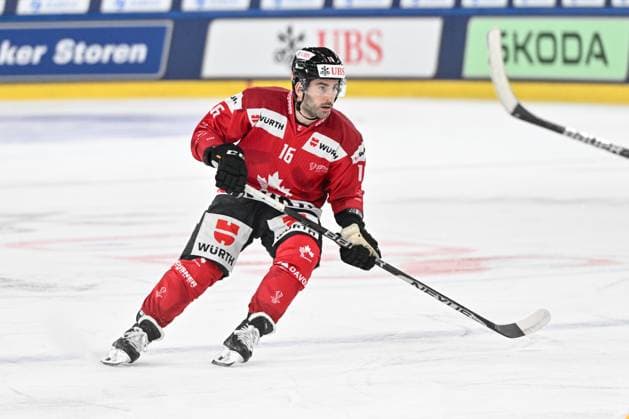 28.12.2023, Davos, Eisstadion Davos, Spengler Cup: Team Canada - HC Davos, 16 Joey LaLeggia (Team Canada) Davos Eisstadion Davos Graubünden Switzerland Copyright: xJustPictures.ch AndreaxBrancax jp-en-AnBr-AB_28122023_AAB_5596