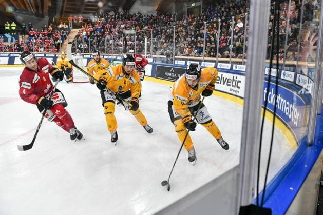 29.12.2023, Davos, Eisstadion Davos, Spengler Cup: Team Canada - KalPa Kuopio, 14 Jaakko Lantta (Kalpa) Davos Eisstadion Davos Graubünden Switzerland Copyright: xJustPictures.ch AndreaxBrancax jp-en-AnBr-AB_29122023_DSC_7149