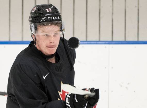 December 30, 2023, GOTHENBURG, SWEDEN: Canada s Ty Nelson practices stick and puck control during a practice session at the IIHF World Junior Hockey Championship in Gothenburg, Sweden on Saturday, Dec. 30, 2023. Canada News - December 30, 2023  - ZUMAc35_ 20231230_zaf_c35_012 Copyright: xChristinnexMuschix