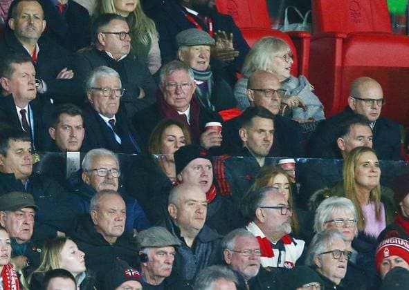 Sport Themen der Woche KW52 Former Manchester United, ManU manager Sir Alex Ferguson seen sat with Dave Brailsford during the game Nottingham Forest v Manchester United, Premier League, Football, City Ground, Nottingham, UK - 30 Dec 2023 EDITORIAL USE ONLY No use with unauthorised audio, video, data, fixture lists, club league logos or live services. Online in-match use limited to 120 images, no video emulation. No use in betting, games or single club league player publications.  Copyright: xMattxWest Shutterstockx 14279306by