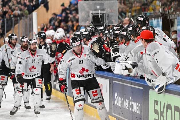 30.12.2023, Davos, Eisstadion Davos, Spengler Cup: HC Dynamo Pardubice - Team Canada, 27 Derek Grant (Team Canada) celebrate a goal Davos Eisstadion Davos Graubünden Switzerland Copyright: xJustPictures.ch AndreaxBrancax jp-en-AnBr-AB_30122023_AAB_5779