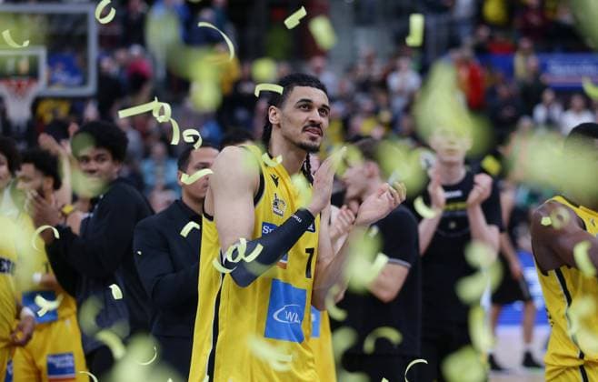 Bilder des Jahres 2023, Sport 12 Dezember Sport Themen der Woche KW52 Sport Bilder des Tages Ludwigsburg , Basketball BBL Bundesliga , MHP Riesen Ludwigsburg vs. Tigers Tübingen , Jonathan Bähre ( Riesen ) *** Ludwigsburg , Basketball BBL Bundesliga , MHP Riesen Ludwigsburg vs Tigers Tübingen , Jonathan Bähre Riesen