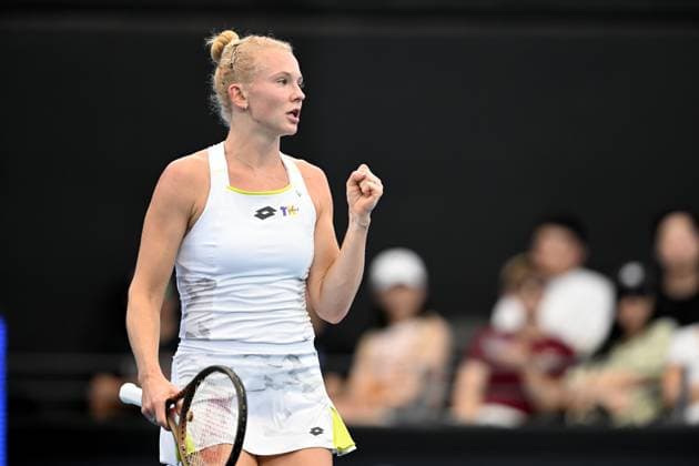 TENNIS BRISBANE INTERNATIONAL, Katerina Siniakova of the Czech Republic reacts against Sloane Stephens of the USA during their round 1 match on Day 1 of the 2024 Brisbane International at the Queensland Tennis Centre in Brisbane, unday, December 31, 2023. ( NO ARCHIVING, EDITORIAL USE ONLY, NO USE IN BOOKS WITHOUT CONSENT BRISBANE QUEENSLAND AUSTRALIA  Copyright: xDARRENxENGLANDx 20231231001883542484