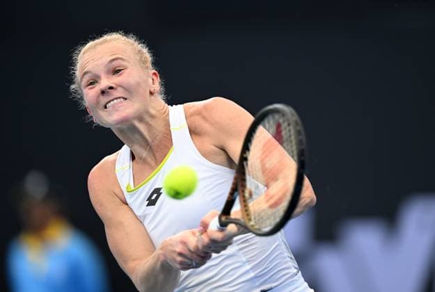 TENNIS BRISBANE INTERNATIONAL, Katerina Siniakova of the Czech Republic in action against Sloane Stephens of the USA during their round 1 match on Day 1 of the 2024 Brisbane International at the Queensland Tennis Centre in Brisbane, unday, December 31, 2023. ( NO ARCHIVING, EDITORIAL USE ONLY, NO USE IN BOOKS WITHOUT CONSENT BRISBANE QUEENSLAND AUSTRALIA  Copyright: xDARRENxENGLANDx 20231231001883542958