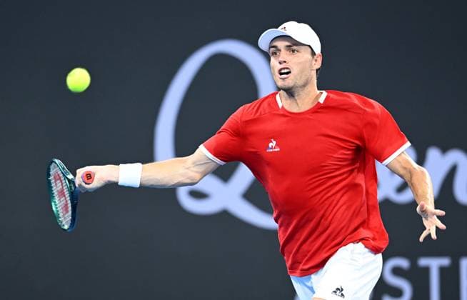 TENNIS BRISBANE INTERNATIONAL, Christopher O?Connell of Australia in action against Alexei Popyrin of Australia during their round 1 match on Day 1 of the 2024 Brisbane International at the Queensland Tennis Centre in Brisbane, unday, December 31, 2023. ( NO ARCHIVING, EDITORIAL USE ONLY, NO USE IN BOOKS WITHOUT CONSENT BRISBANE QUEENSLAND AUSTRALIA  Copyright: xDARRENxENGLANDx 20231231001883574836