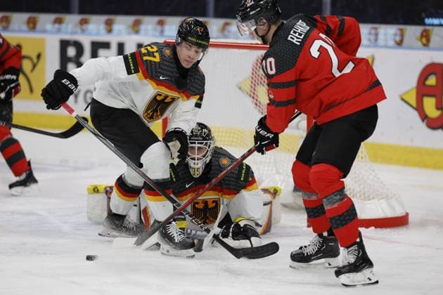 Gothenburg, SWEDEN 20231231 Germany s Niklas Hubner, Germany s goalkeeper Matthias Bittner and Canadas Carson Rehkopf during the IIHF World Junior Championship group A Ice hockey, Eishockey match between Canada and Germany at Scandinavium in Gothenburg, Sweden December 31, 2023. Gothenburg SWEDEN x9200x