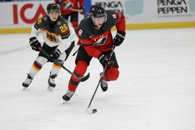 Gothenburg, SWEDEN 20231231 Germany s Moritz Elias and Canada s Owen Beck during the IIHF World Junior Championship group A Ice hockey, Eishockey match between Canada and Germany at Scandinavium in Gothenburg, Sweden December 31, 2023. Gothenburg SWEDEN x9200x