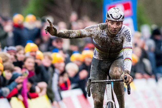 Bilder des Jahres 2024, Sport 01 Januar Sport Themen der Woche KW01 Dutch Mathieu Van Der Poel celebrates as he crosses the finish line to win the men s elite race of the GP Sven Nys cyclocross cycling event on Monday 01 January 2024 in Baal, stage 4 8 in the X2O Badkamers Trofee Veldrijden competition. JASPERxJACOBS  x83377117x