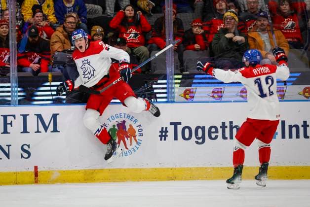 GOTHENBURG, SWEDEN 20240102 Czechia s Jakub Stancl (L) celebrates scoring with teammate Dominik Rymon during the IIHF World Junior Championship Ice hockey, Eishockey quarter final match between Canda and Czech Republic at Scandinavium in Gothenburg, Sweden January 2, 2024. GOTHENBURG SWEDEN x9200x