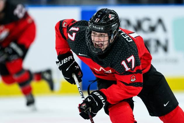 240102 Macklin Celebrini of Canada during the 2024 IIHF World Junior Championship quarter final between Canada and Czech Republic on January 2, 2024 in Gothenburg. Photo: Jesper Zerman BILDBYRAN kod JZ JZ0479 ishockey Ice hockey, Eishockey jvm junior-vm u20 2024 iihf world junior championship world juniors canada kanada tjeckien czech republic bbeng Copyright: JESPERxZERMAN BB240102JZ095