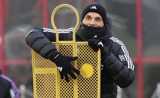 Sport Bilder des Tages Trainer Thomas Tuchel, Portraet, Portrait, Fussball FC Bayern Muenchen Training an der Saebenerstrasse 02.01.2024 FOTO: Mladen Lackovic LakoPress